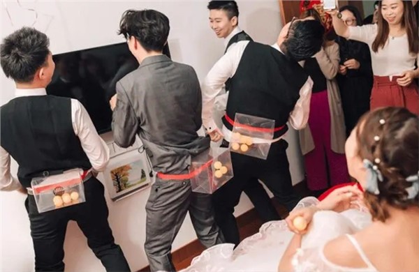 不俗气的结婚堵门游戏 简单氛围好的接亲游戏