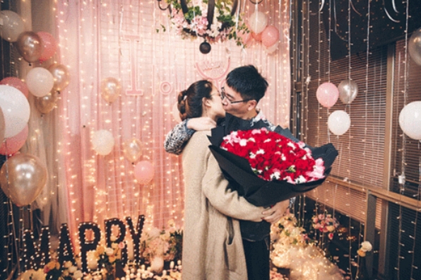 求婚现场策划如何布置 求婚现场策划注意事项