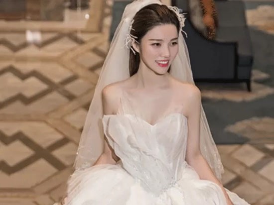 Mose沐色婚纱礼服馆