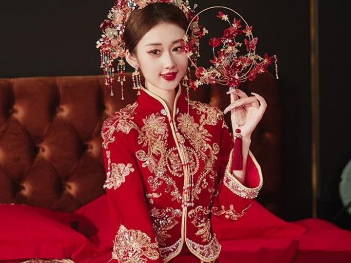 冬季丝绒秀禾